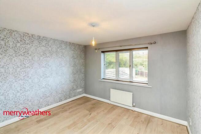 2 bed End of Terrace to rent Image 5
