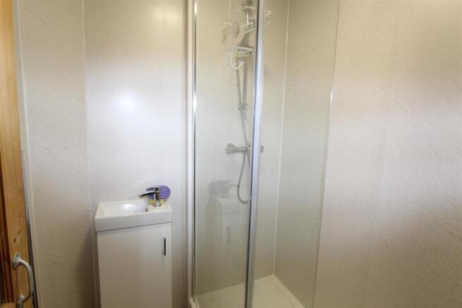 Shower Room.JPG
