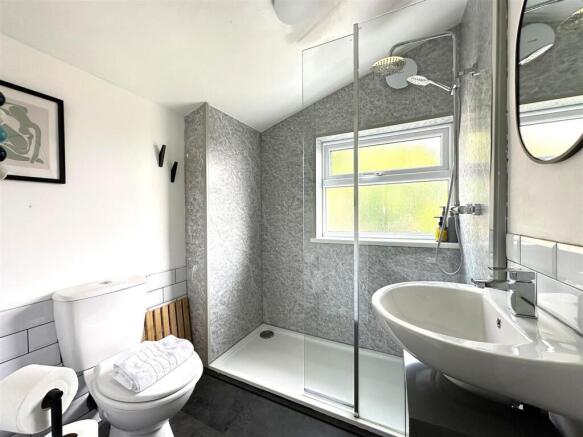 4 bed Terraced for sale Image 11