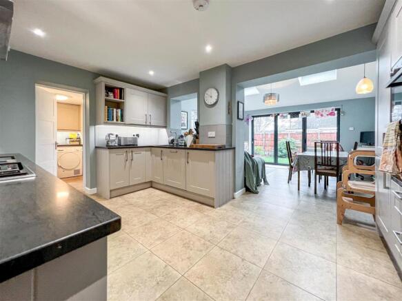 kitchen 1.jpg