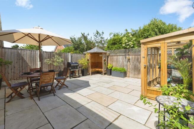 2 bed Semi-Detached Bungalow for sale Image 12