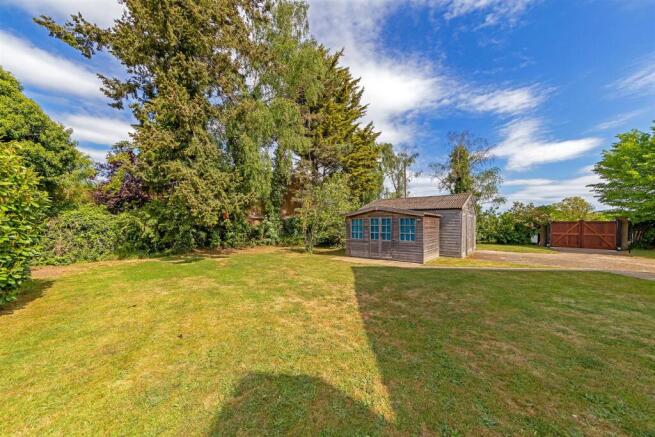 Tollgate Road, Colney Heath, St. Albans - More
