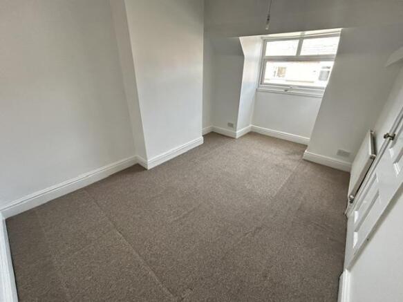2 bed Semi-Detached for sale Image 8