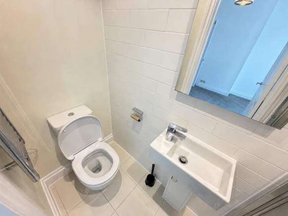 Flat 2 Regent Gate - Shower.png
