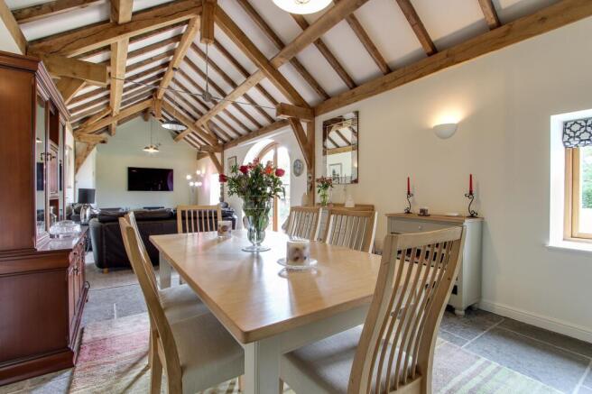 Lounge/Dining Room