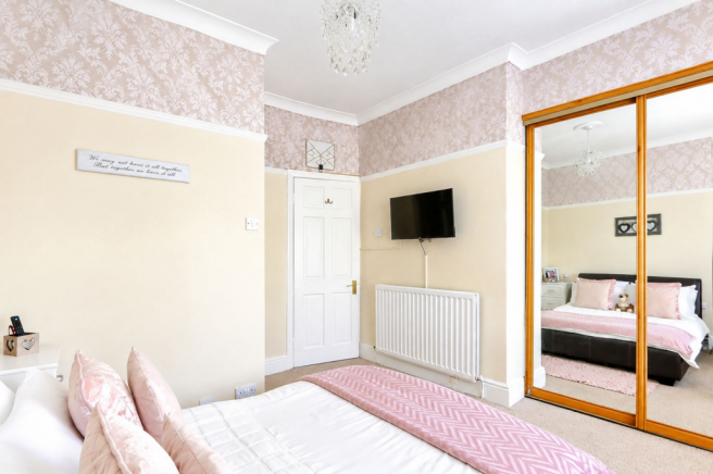 3 bed Terraced for sale Image 11