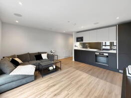 Flat 1, 81 87 Squire House, High Street, Billericay CM12 9AS
