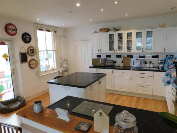 Kitchen 3