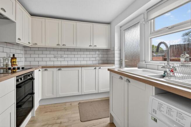 3 bed Detached Bungalow for sale Image 2