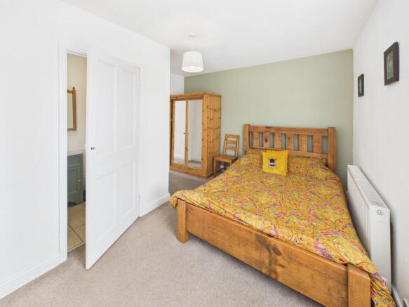 3 bed Terraced for sale Image 10