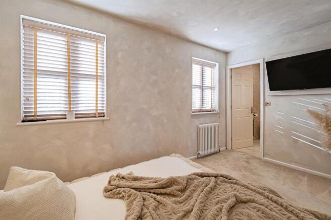 3 bed Detached for sale Image 10