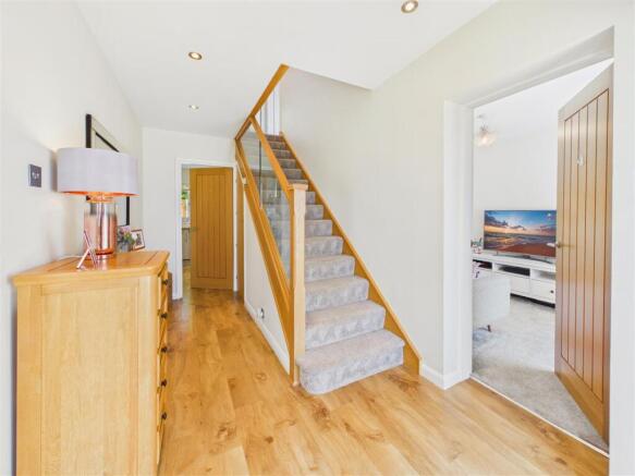 4 bed Detached for sale Image 5