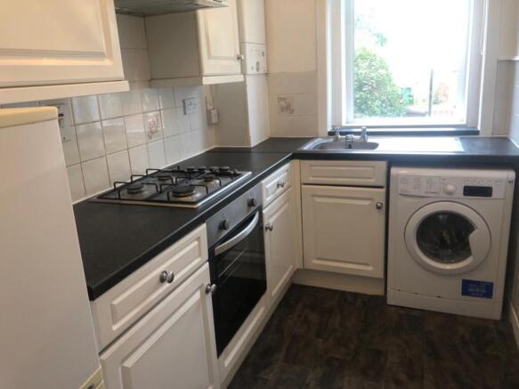 21 Flat 1 Stenhouse Gardens North Kitchen