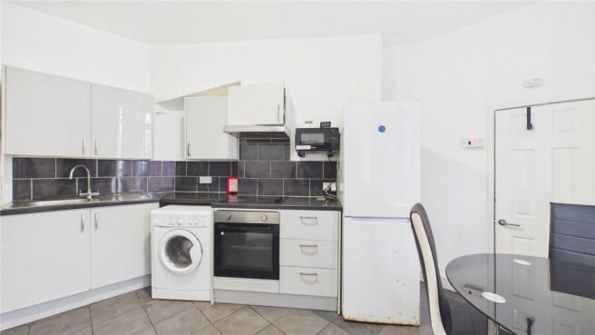 2 bed House to rent Image 3
