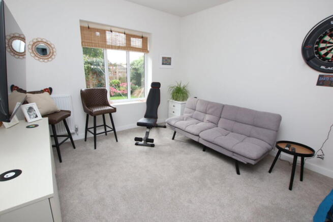 4 bed Detached Bungalow for sale Image 12