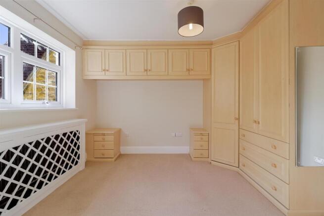 Bedroom 1b.jpg