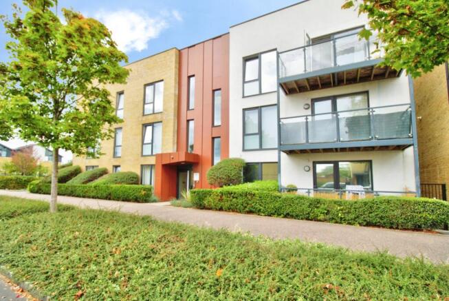 2-bed flat on St. Clements Avenue, Romford, RM3, £360,000