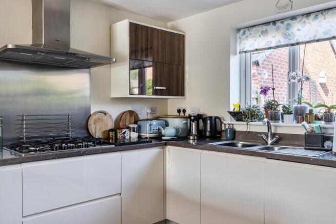 4 bed Detached for sale Image 7