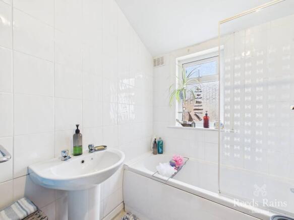 4 bed Terraced for sale Image 5