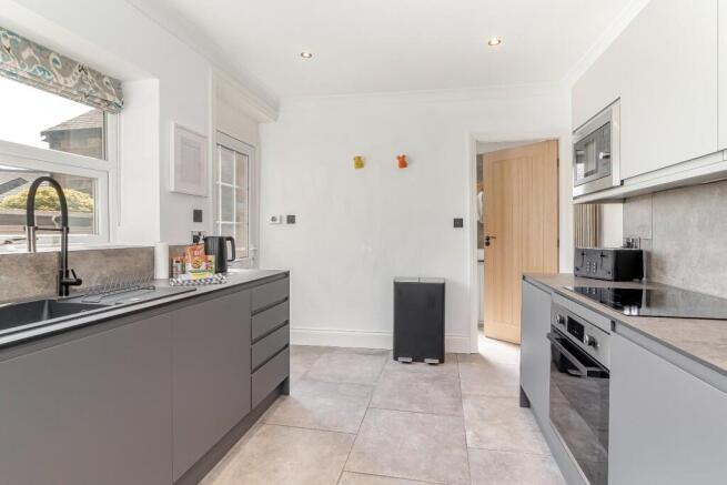 1 bed House for sale Image 4