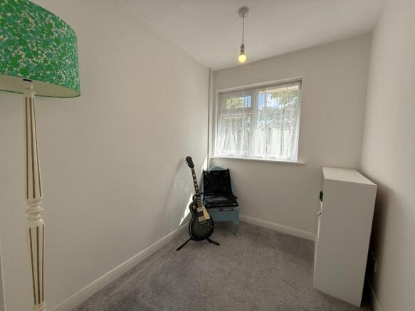 3 bed Semi-Detached to rent Image 6