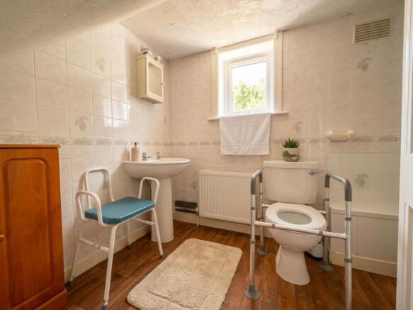 3 bed Semi-Detached for sale Image 7