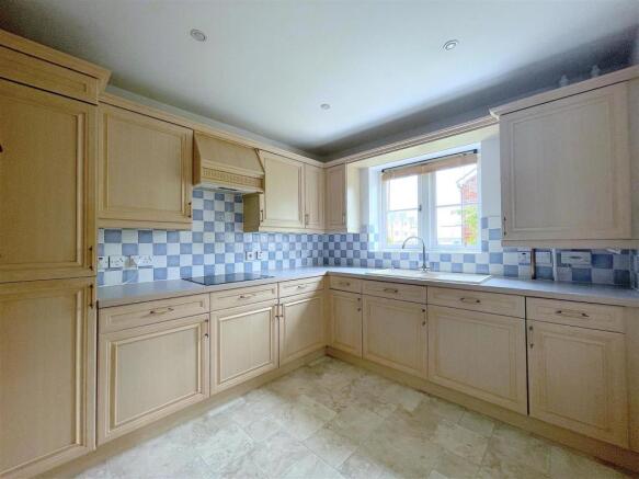Kitchen (1).jpeg