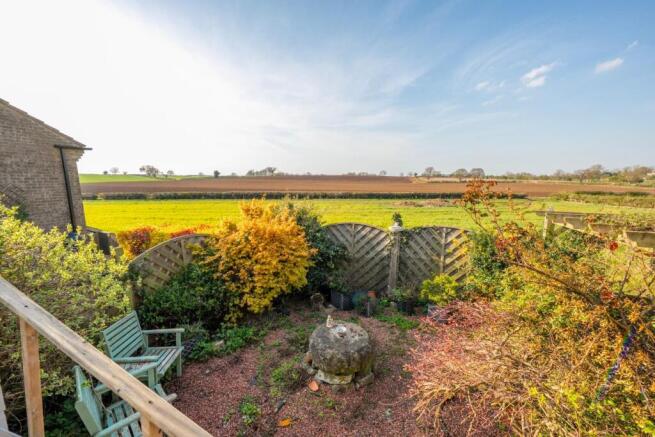 2 bed Semi-Detached Bungalow for sale Image 12