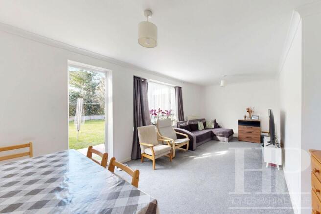 Lounge/dining room