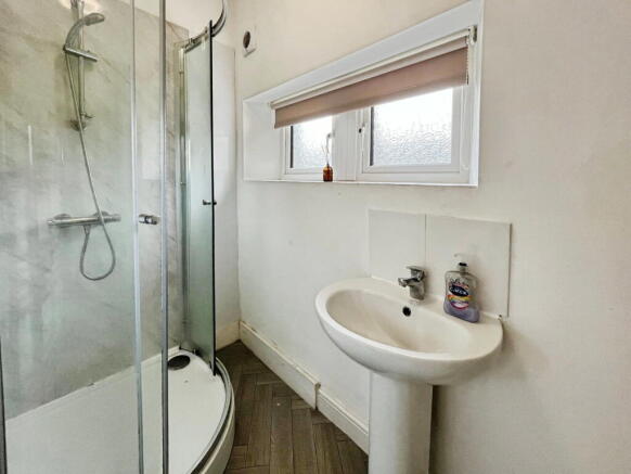 1 bed Flat to rent Image 5