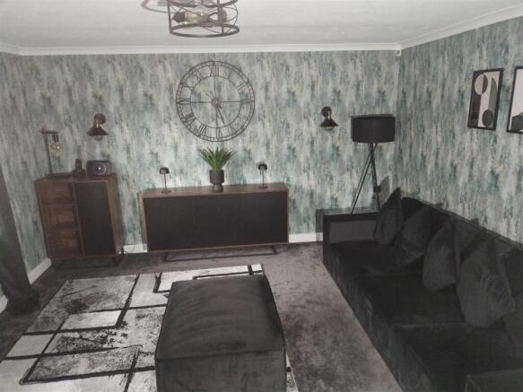 3 bed Semi-Detached for sale Image 11