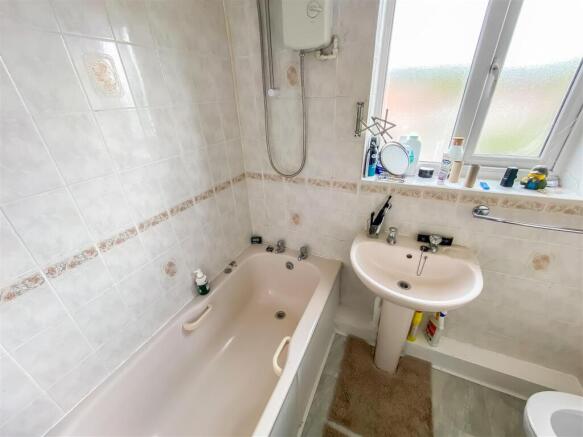 Bathroom.jpg
