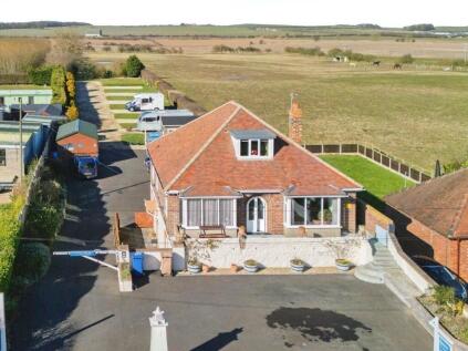 Beacon House Camping & Caravanning Site, Crofts Hill, Flamborough, YO15 1AB