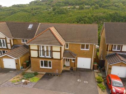 Woodside Walk, Cross Keys, NP11