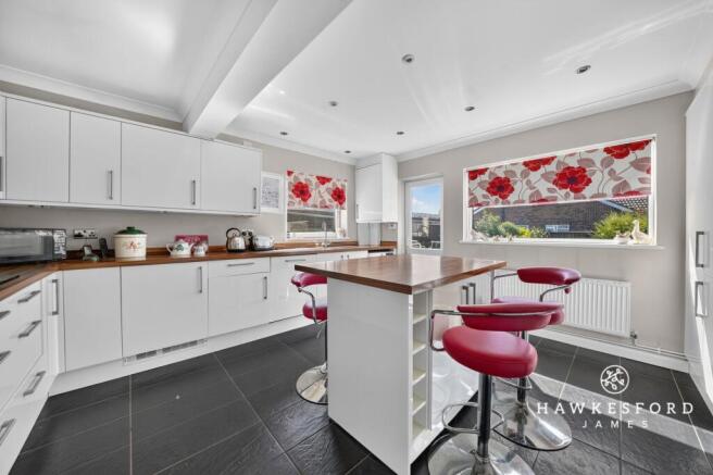 Chegworth Gardens, Sittingbourne - Kitchen