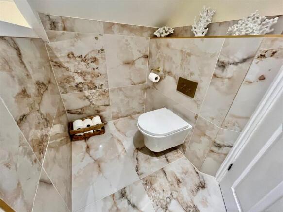 Shower Room - image two.jpg