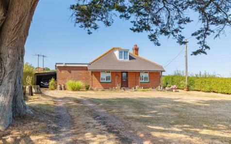 DETACHED BUNGALOW IN RURAL LOCATION - Pallance Road, Cowes
