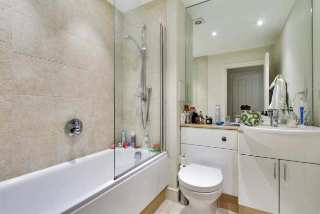 Bathroom 1.jpg