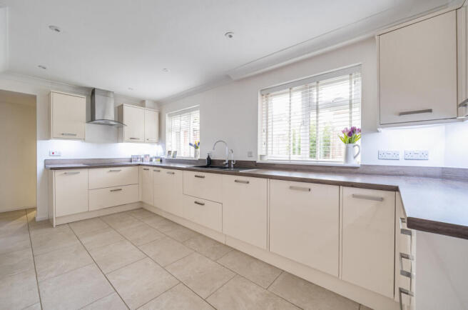 1403715-6-6977910...