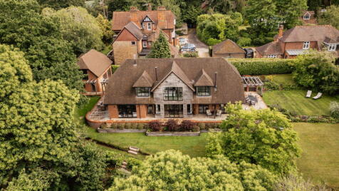 Summerhouse Road, Godalming, GU7 1QB