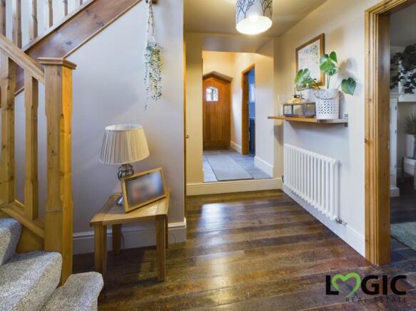 3 bed Semi-Detached to rent Image 7