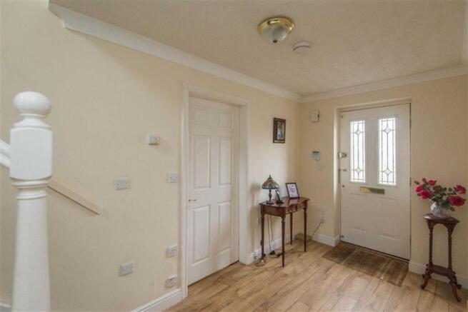 SPACIOUS HALLWAY