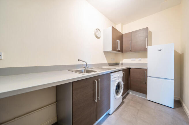 1402527-19-697777...