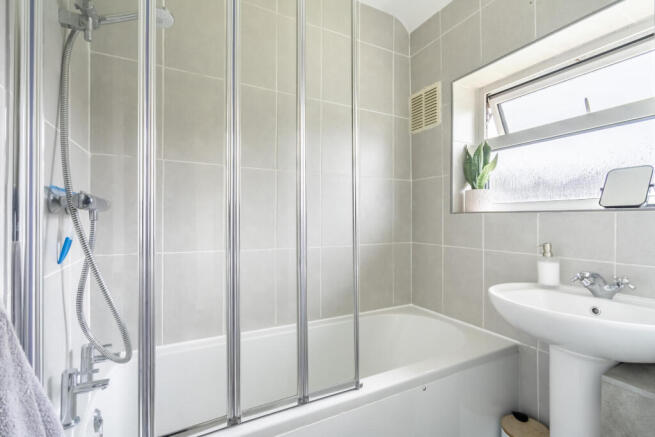 3 bed Terraced for sale Image 12