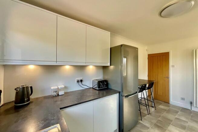 3 bed Bungalow for sale Image 9