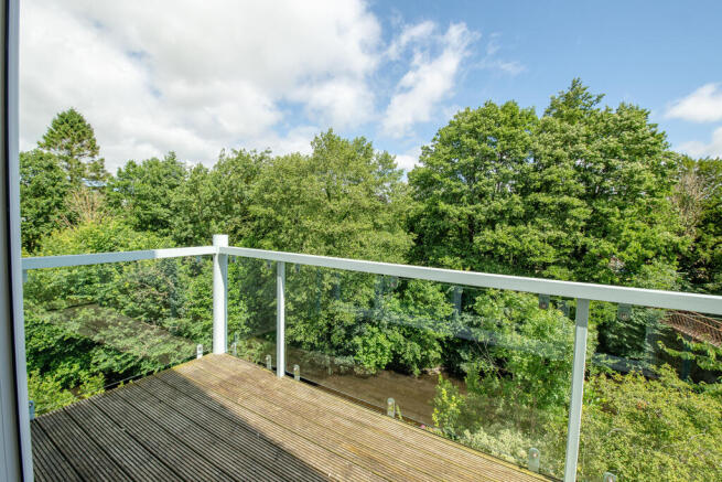 2 bed Penthouse for sale Image 12