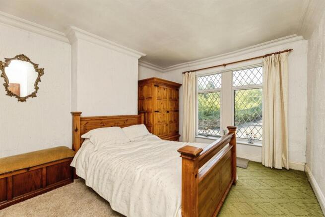 4 bed Semi-Detached for sale Image 10