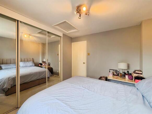 2 bed Semi-Detached for sale Image 10