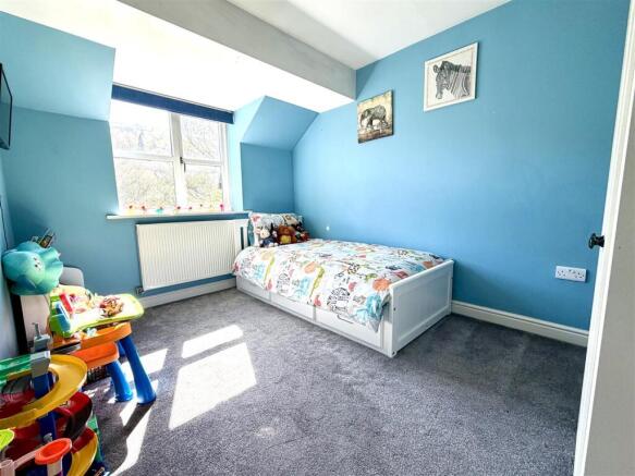3 bed Town House for sale Image 12