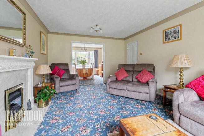 4 bed Detached for sale Image 5